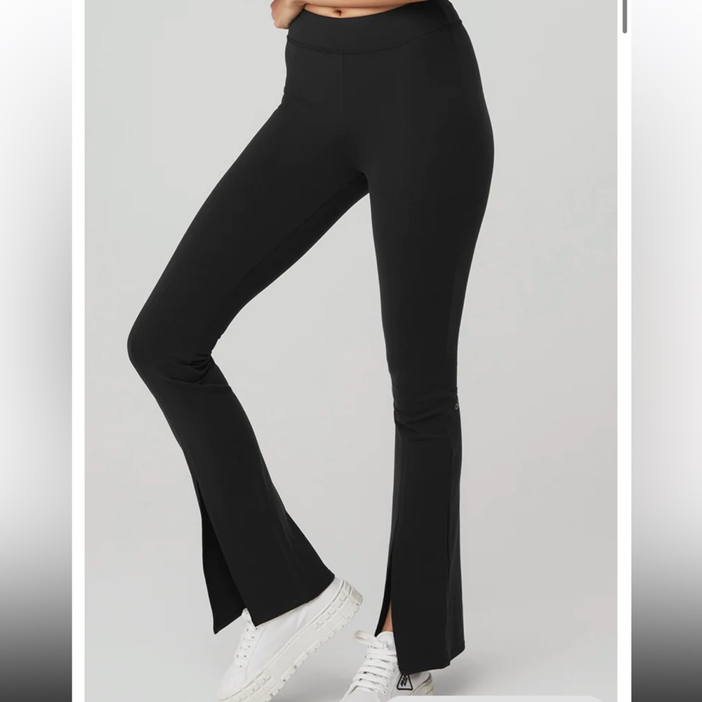Airbrush High-Waist Flutter Legging